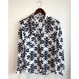 Express Portofino Blouse in White, Black, & Grey Geometric Print